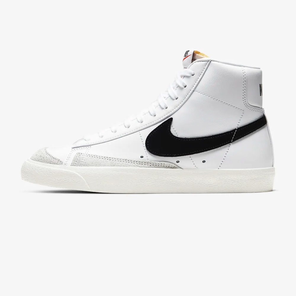 Lightly worn Nike blazers size 6!